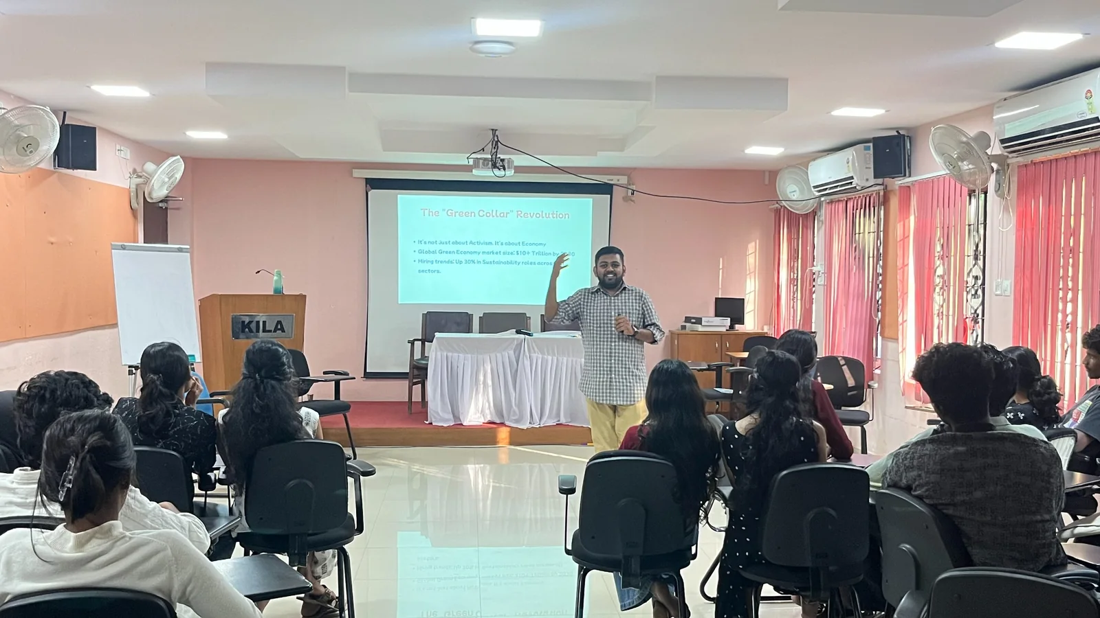 Sanju facilitating a session about the green-collar revolution at KILA